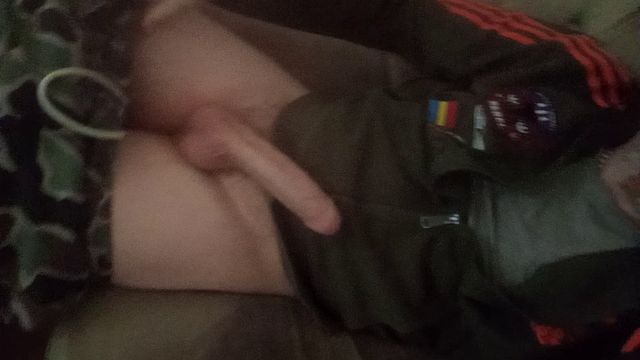 Scottish Guy Shows Off 8.5 Inch Cock