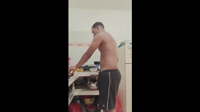 Horny Guy Gets Turned On While Cooking