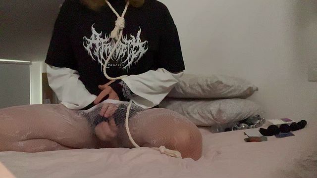 Femboy Masturbates to Climax