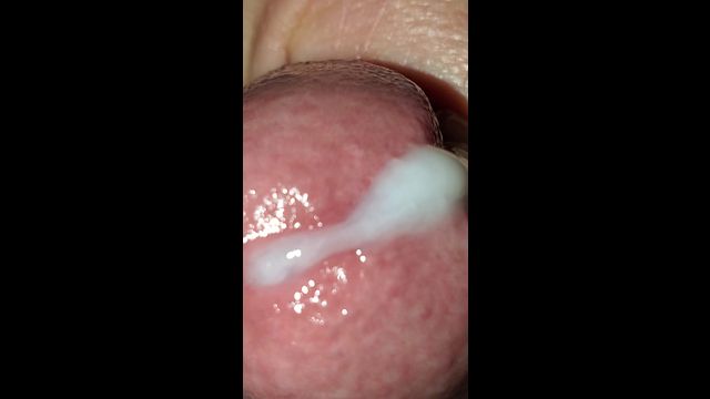 Guy Cums Close Up in Quick Scene