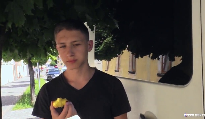 Czech Hunter Fucks Young Guy Outdoor