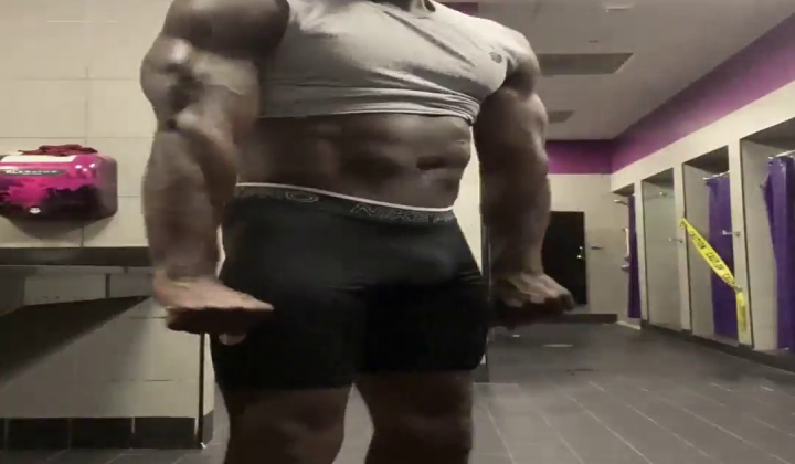 Black Exhibitionists Leak Nude Pics, Throat Fuck