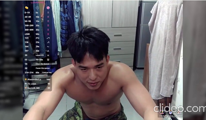 Cam Show Reversal With Gay Twink