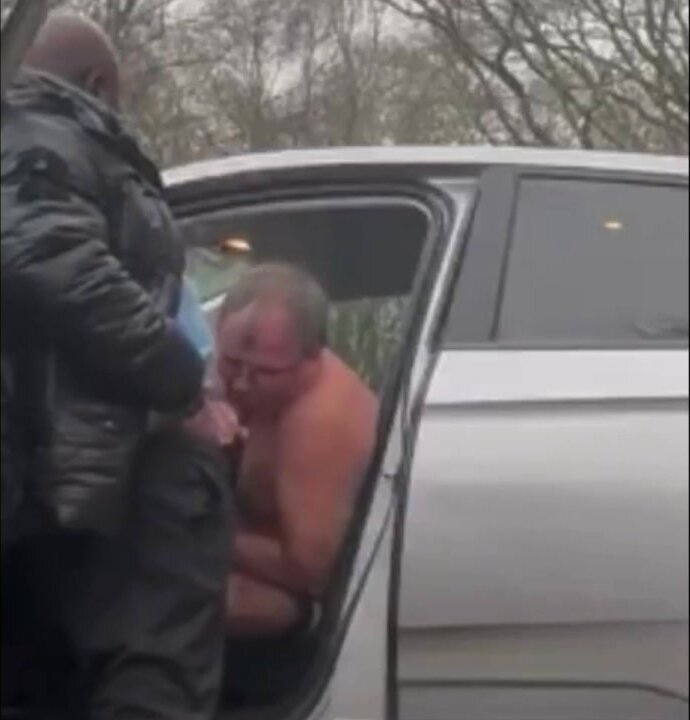 Gay Men Fuck in Parking Lot