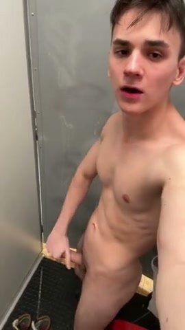 Russian Guy Jerks Off in Fitting Room