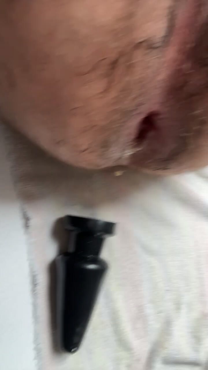 Guy Removes Anal Plug for Hardcore Ass Play