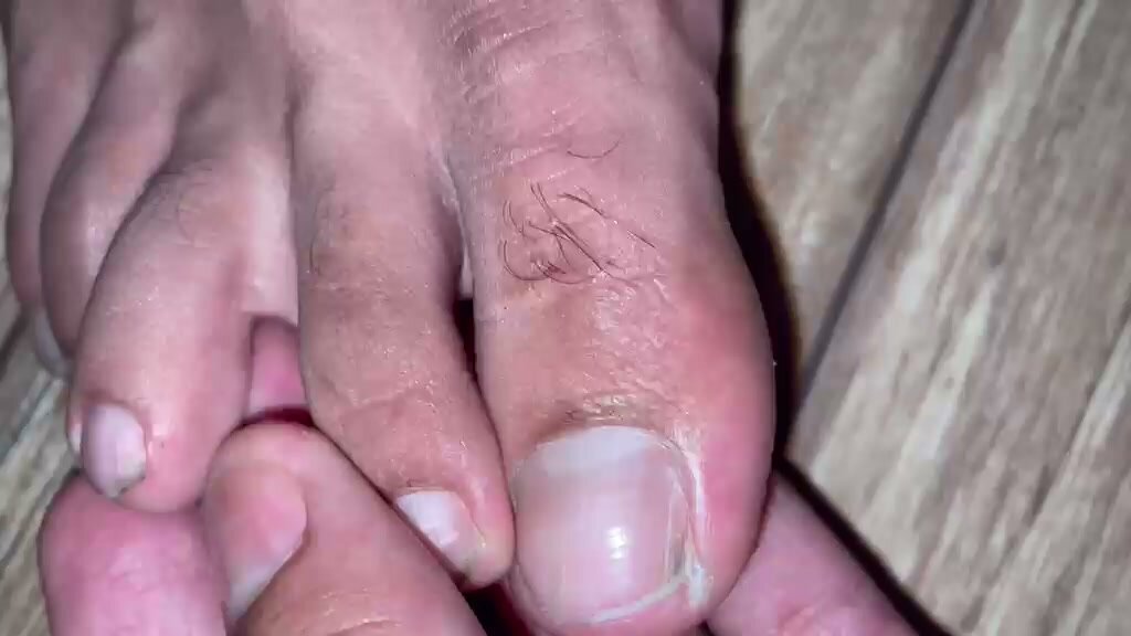 Hairy Tops Worship Feet and Toes