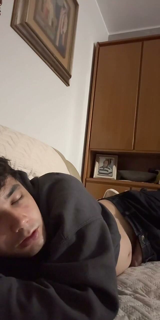 Gay Cam Model Suffers Dick Slip on Live Stream