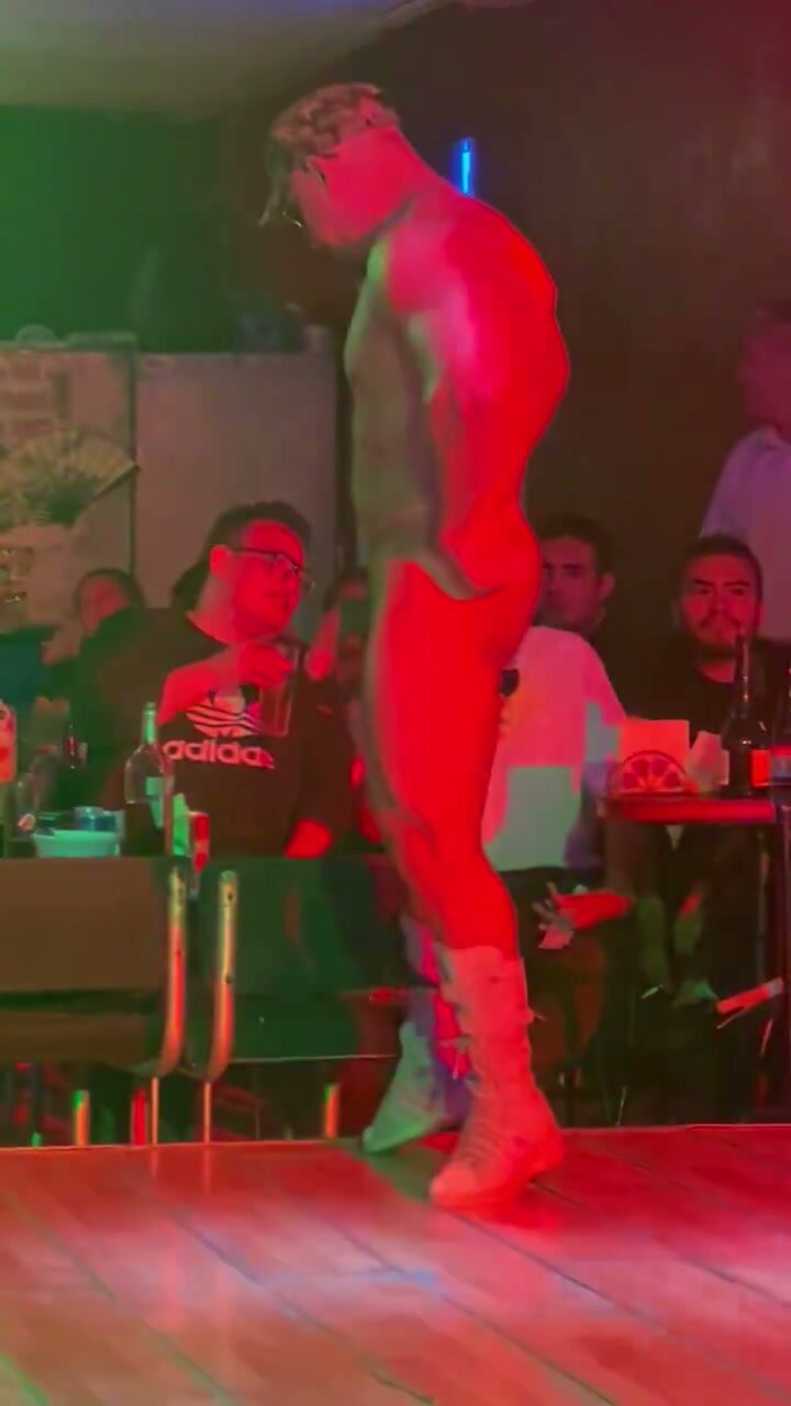 Gogo boy - camouflage cap dancer