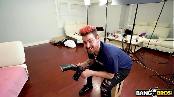 Quick Blowjob Before Leaving