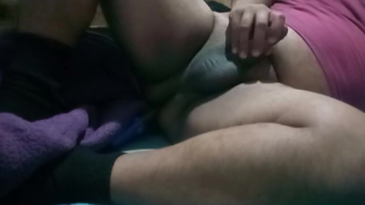 Guy Masturbates Live on Camera