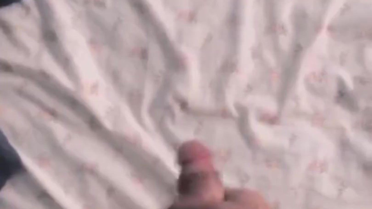Neighbor Sends Nudes, Gets Hard