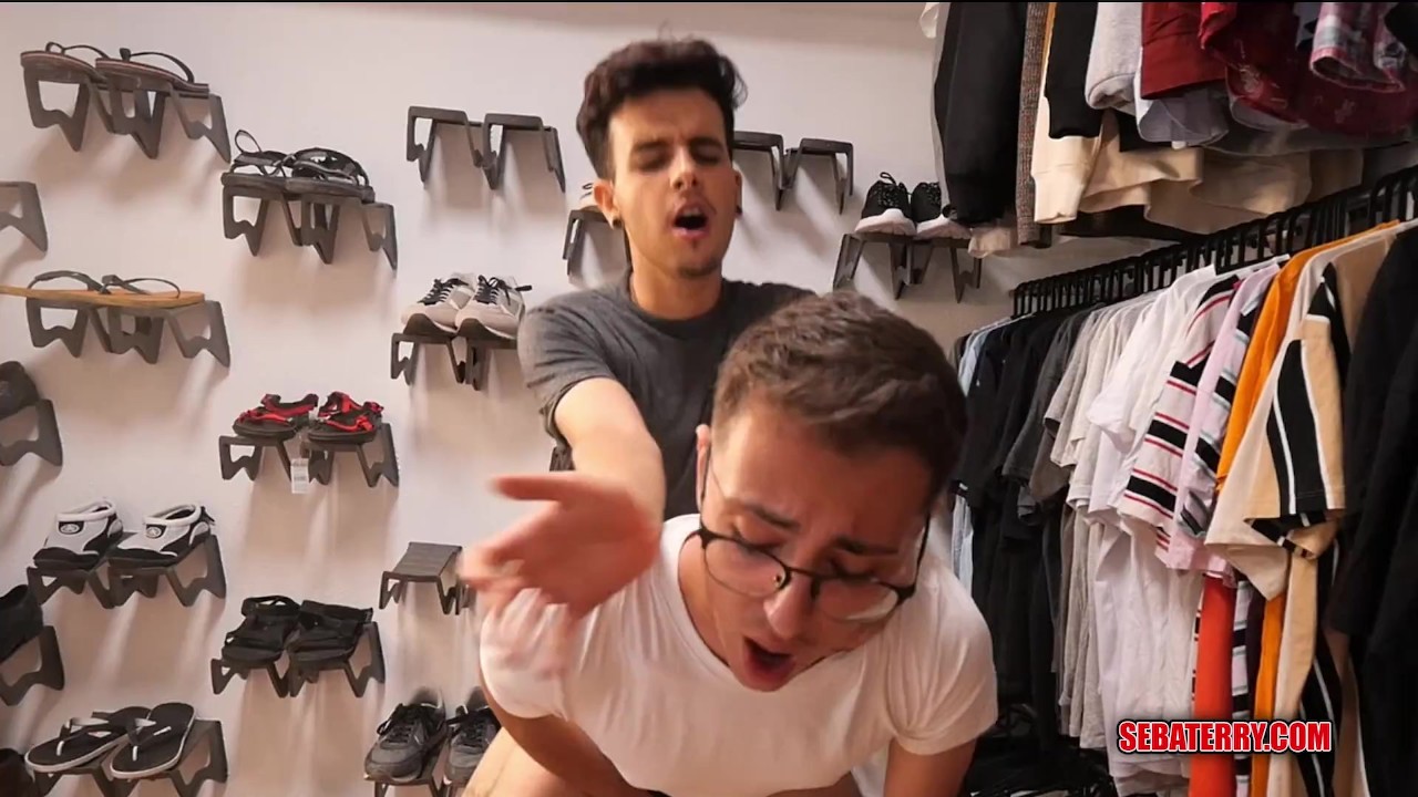 Store Clerk Sucks Customer's Cock