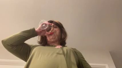 Gay Guy Drinks Piss from Partner