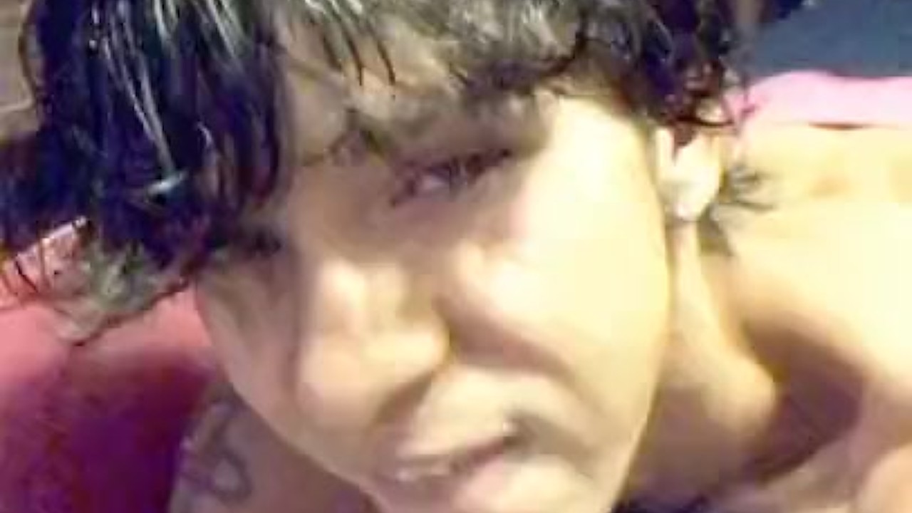 Young Twink Teases with Seductive Intro