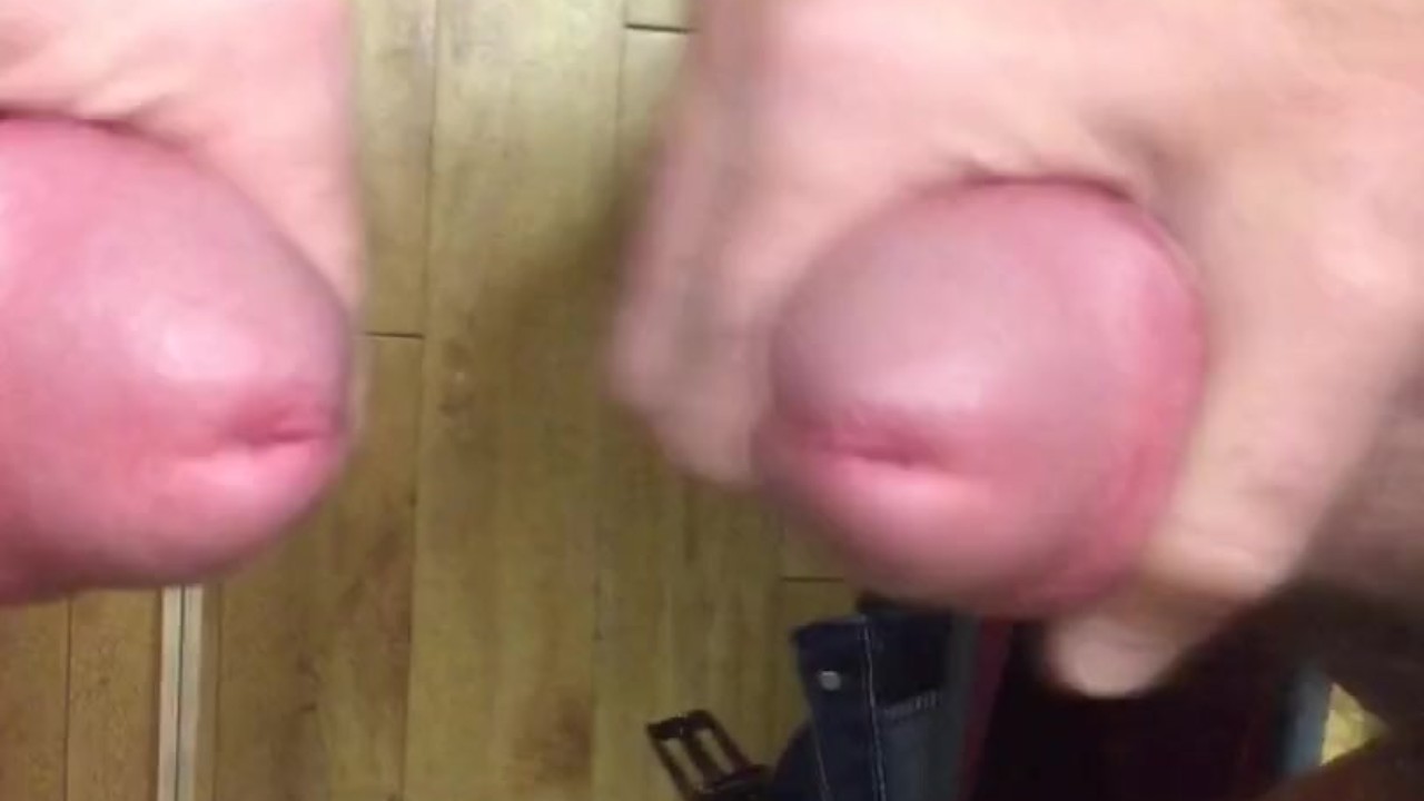 Guy Jerks Off in Fitting Room