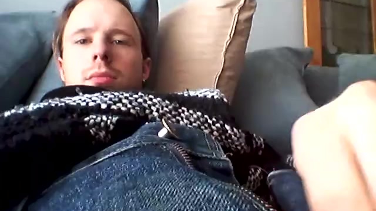 Guy Flashes Dick with a Smile