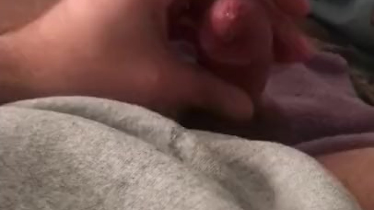 Gay Guy Uses Dildo on His Fat Ass