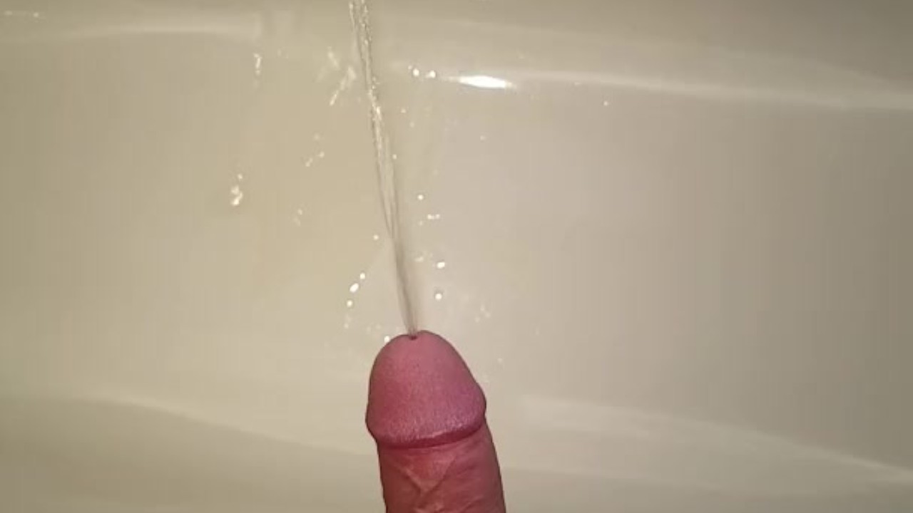 Guy Pisses Then Blows Huge Load