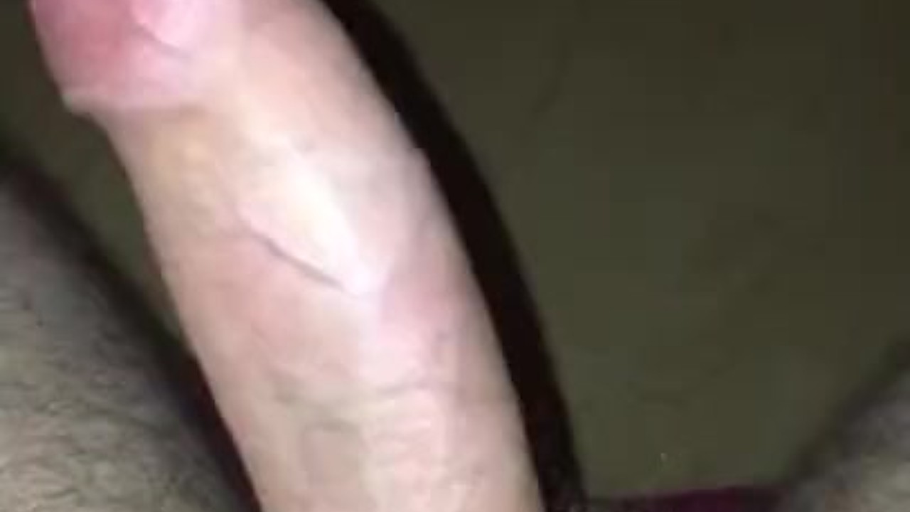 Young Amateur Masturbates to Climax on Friday Night