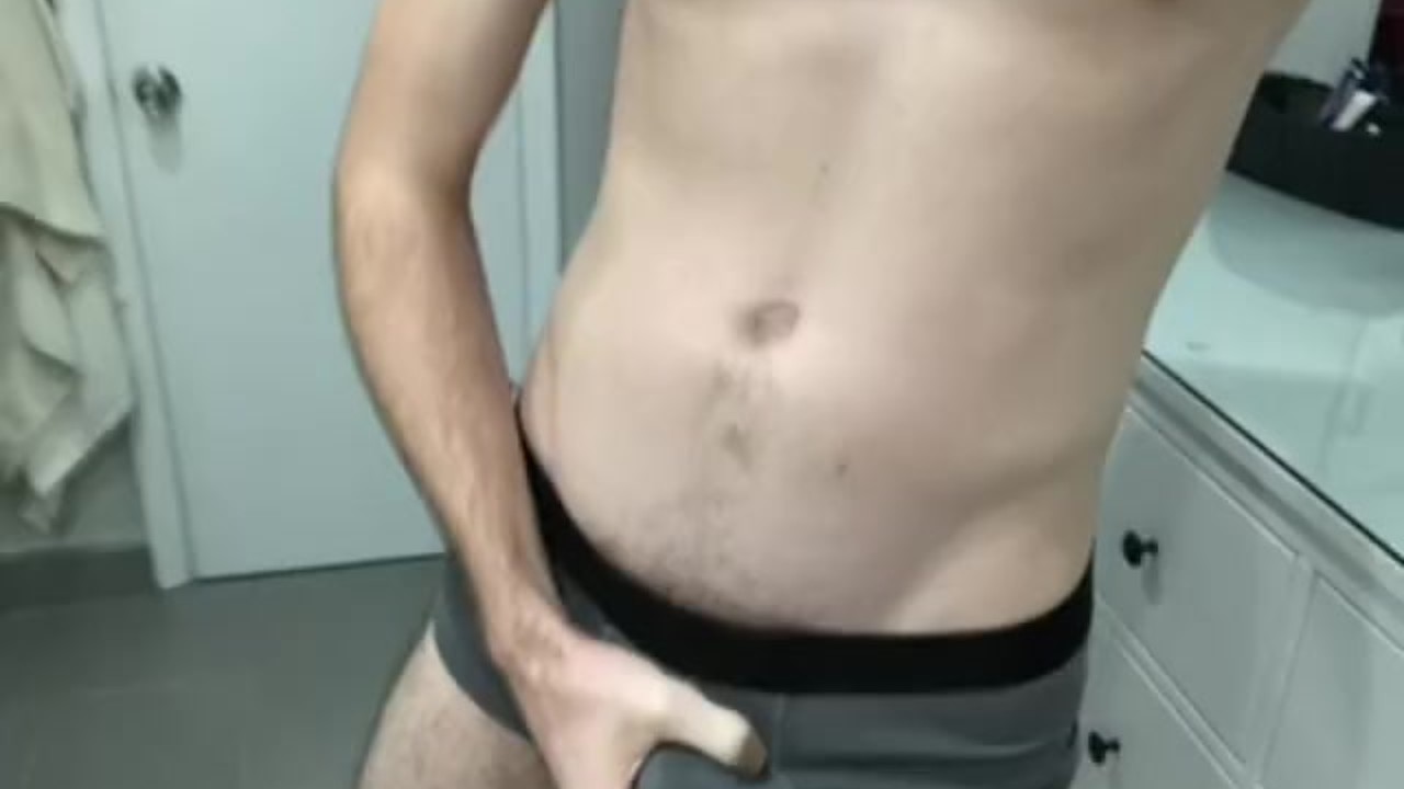 Nude Twink Prepares for Shower