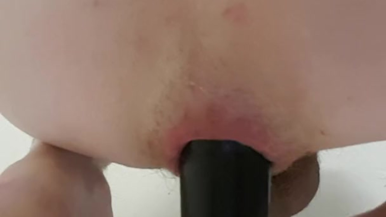 Buttplug Insertion Play with Solo Guy