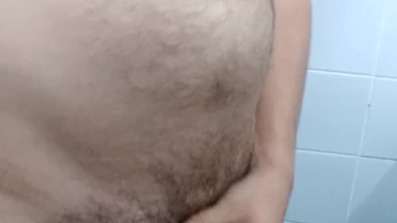 Guy Masturbates at Work
