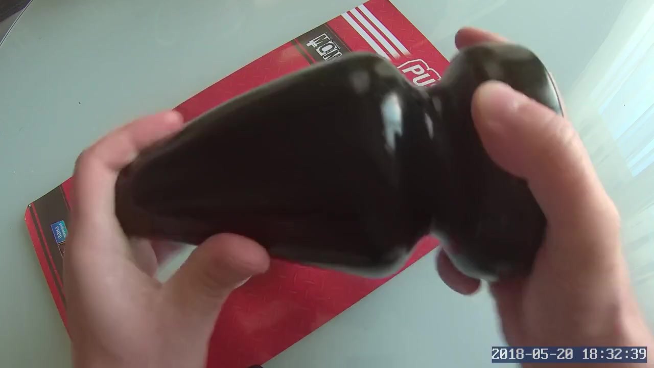 Guy Tries X-Large Anal Plug from BottomToys