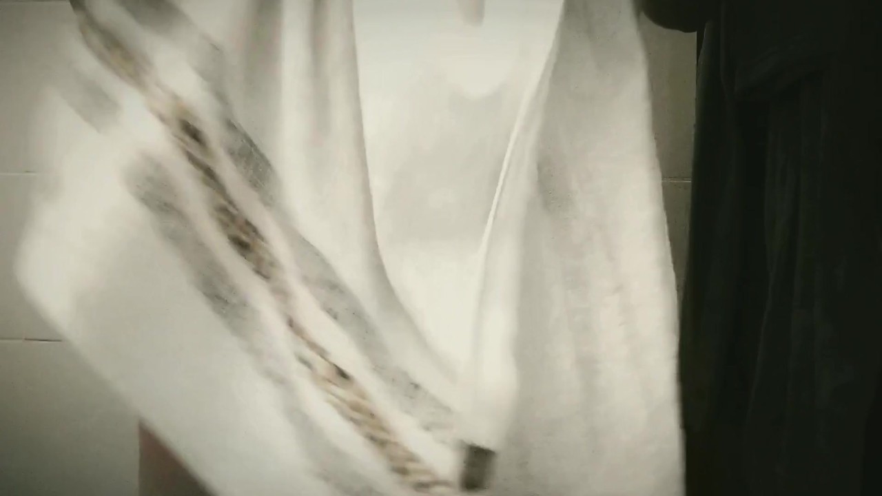 Uncut Twink Jerks Off in Shower