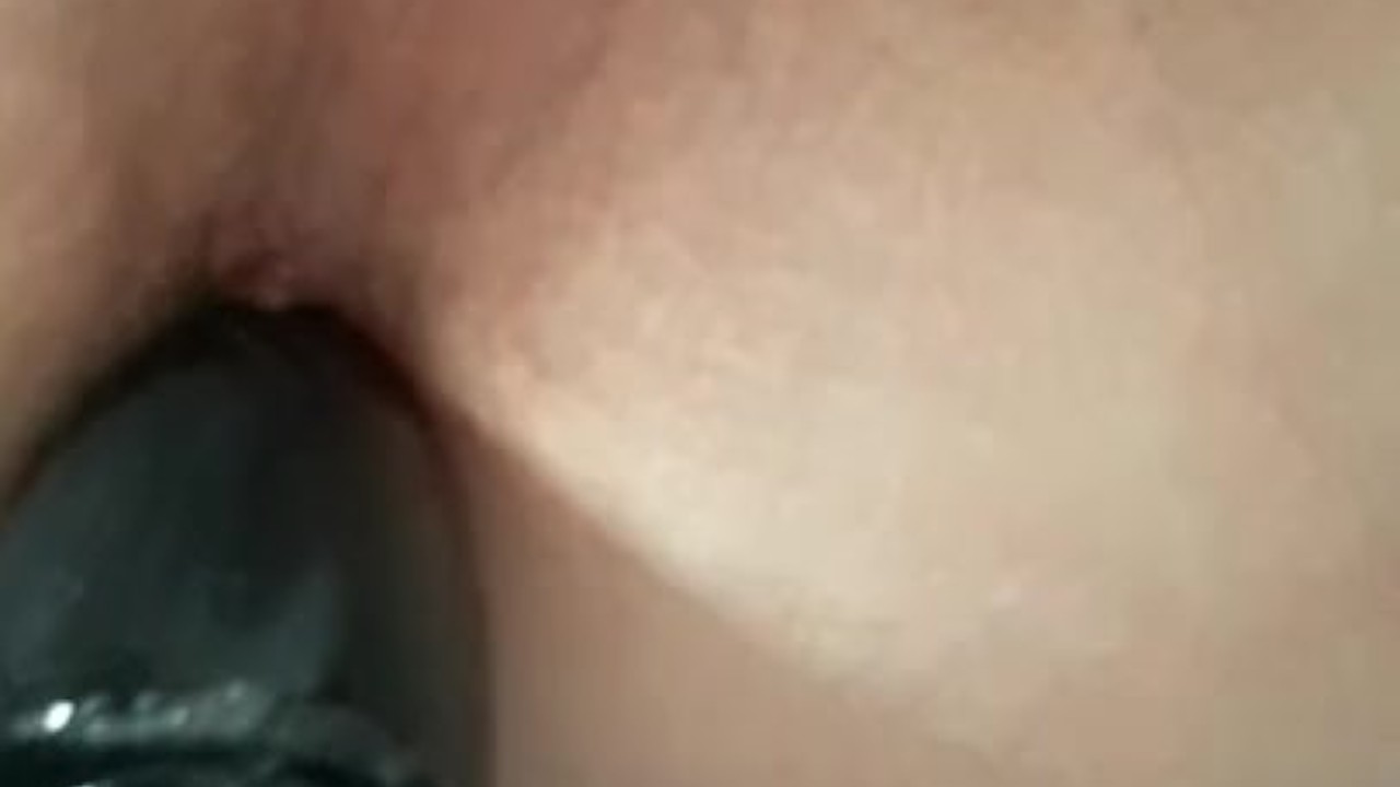 Mira Uses Anal Plug for Extreme Pleasure