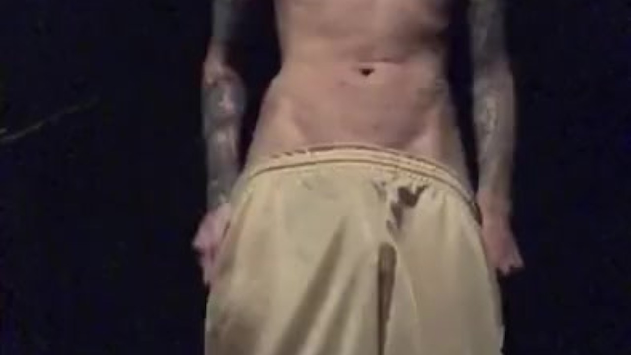 Guy Masturbates Outdoors for First Time