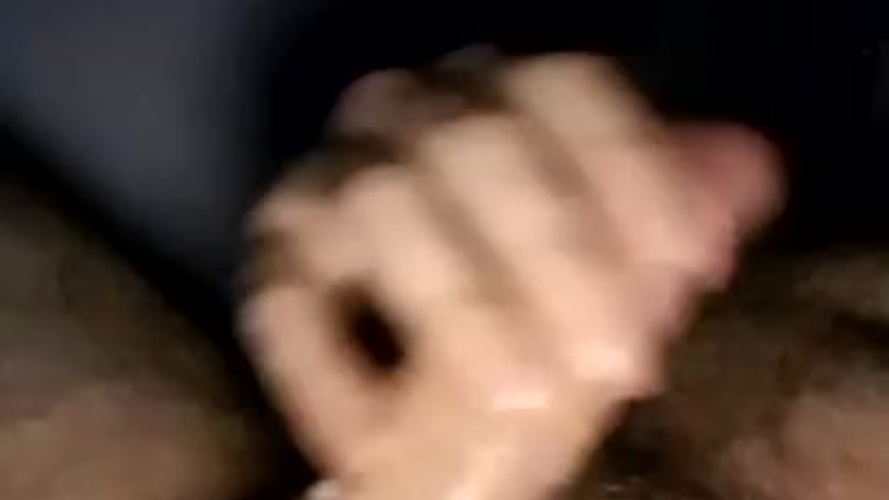 Hairy Bear Gives Sloppy Cumshot