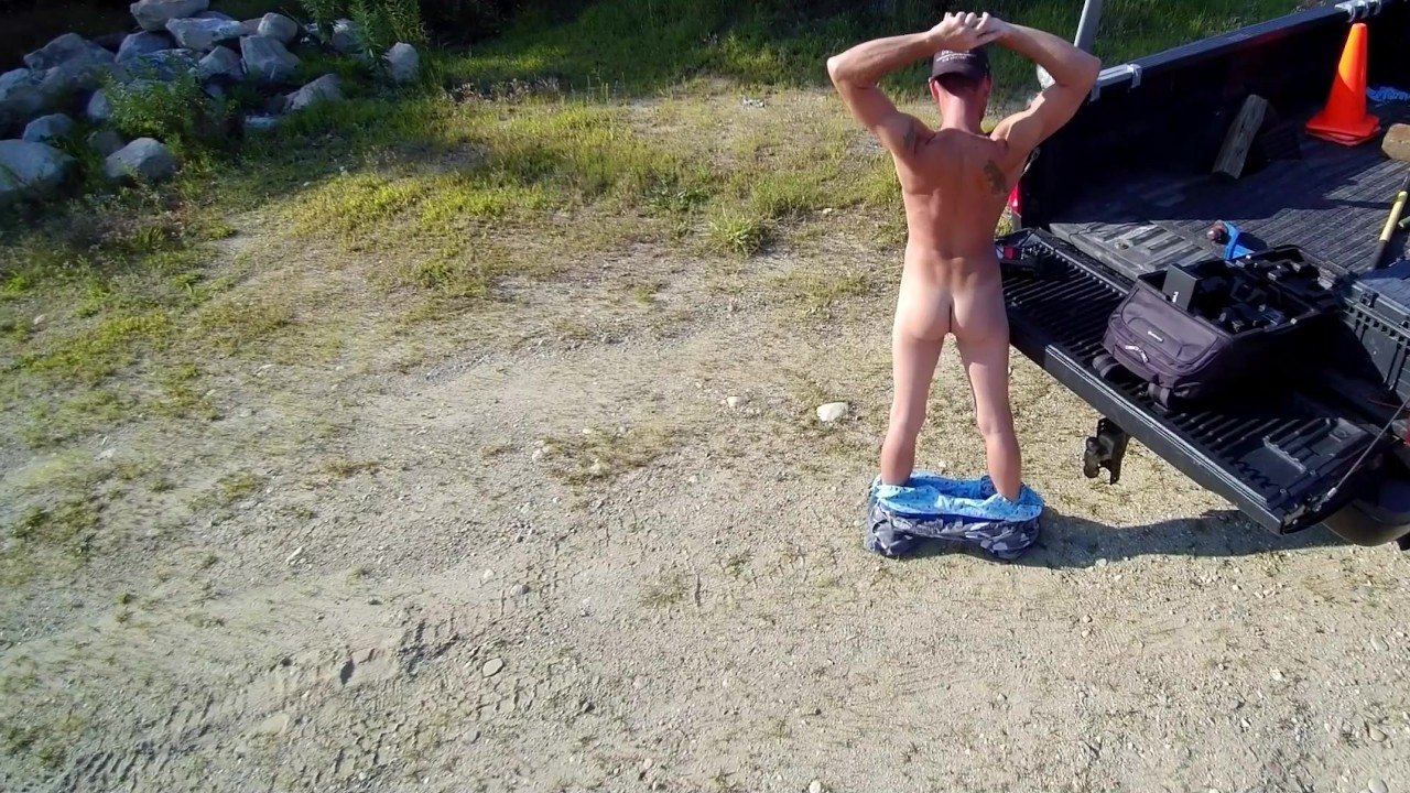 Naked Guy Cums on Truck, Caught on Camera
