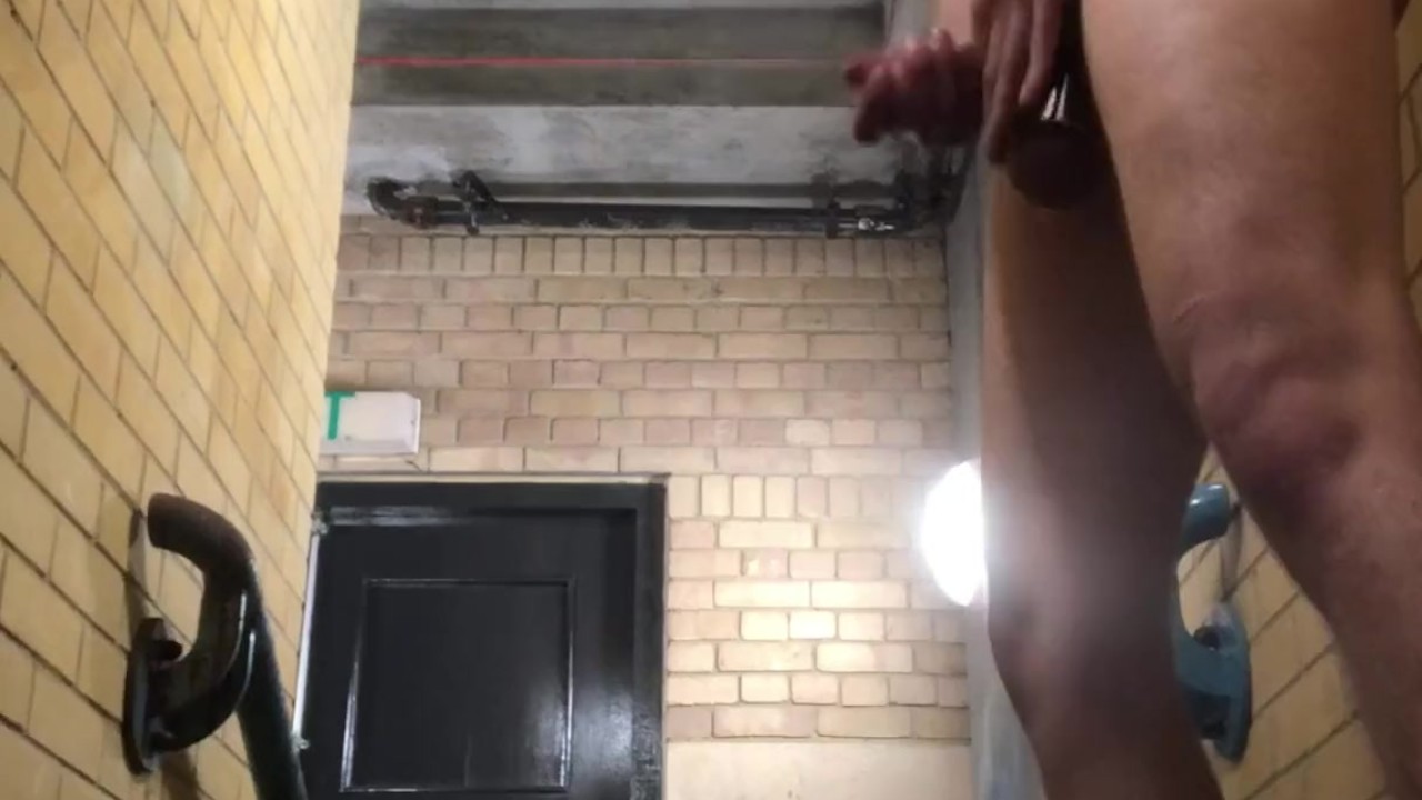 Guy Masturbates in Stairwell