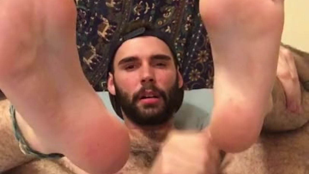 Hairy Guy Shows Off Hole While Playing with Feet