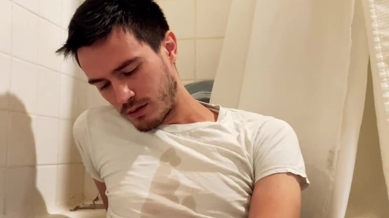 Eddie De Luca Piss and Cum - Free Gay YouPorn Gay Video