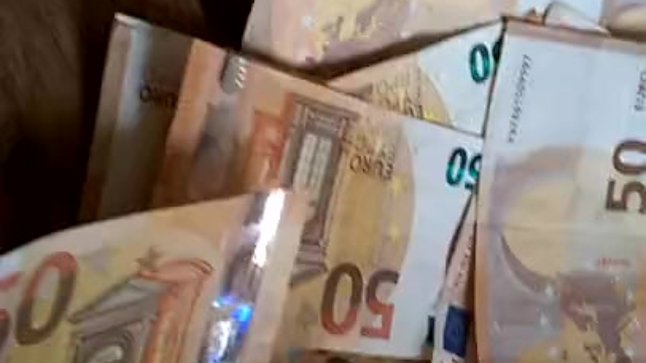 Gay Escort Fucked for Cash Payment