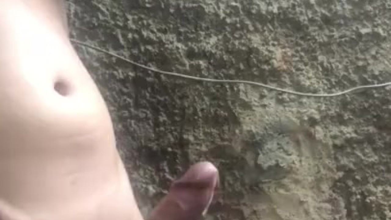 Twink jerking off cumshot 💦💦💦
